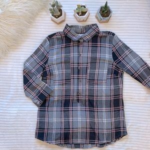Old Navy flannel shirt - Size S.